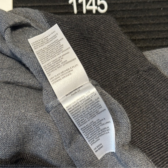 SAKS Unisex Wool Mix Block Buttoned, Pockets Sweater in grays. NWT 1145 - Picture 6 of 7